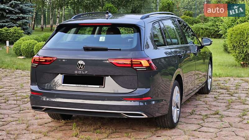 Универсал Volkswagen Golf 2021 в Киеве