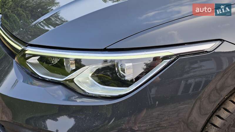 Универсал Volkswagen Golf 2021 в Киеве