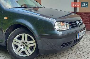 Хетчбек Volkswagen Golf 2002 в 