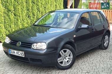Хетчбек Volkswagen Golf 2002 в 