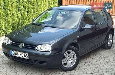 Хетчбек Volkswagen Golf 2002 в 