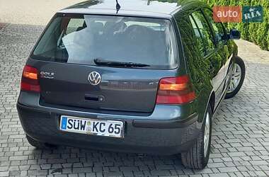 Хетчбек Volkswagen Golf 2002 в 