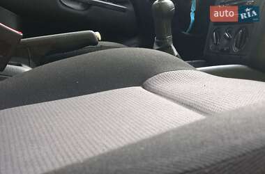 Хетчбек Volkswagen Golf 2002 в 