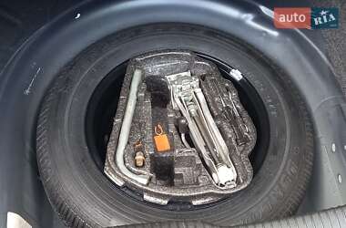 Хетчбек Volkswagen Golf 2002 в 