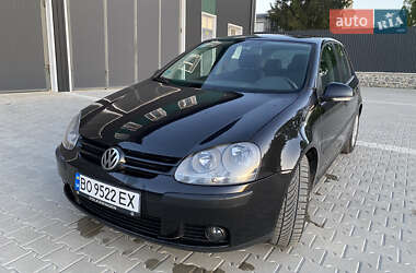 Хетчбек Volkswagen Golf 2005 в Збаражі