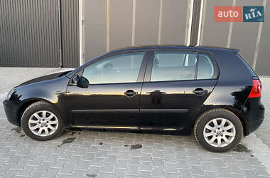 Хетчбек Volkswagen Golf 2005 в 