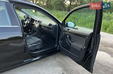 Универсал Volkswagen Golf 2010 в 