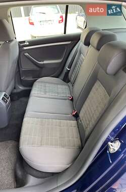 Хетчбек Volkswagen Golf 2007 в 