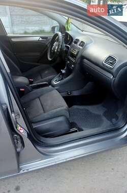 Хетчбек Volkswagen Golf 2008 в 