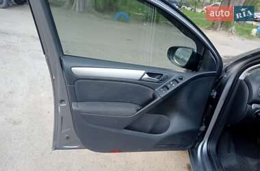 Хетчбек Volkswagen Golf 2008 в 