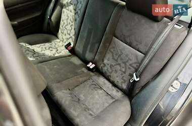 Хэтчбек Volkswagen Golf 2000 в 