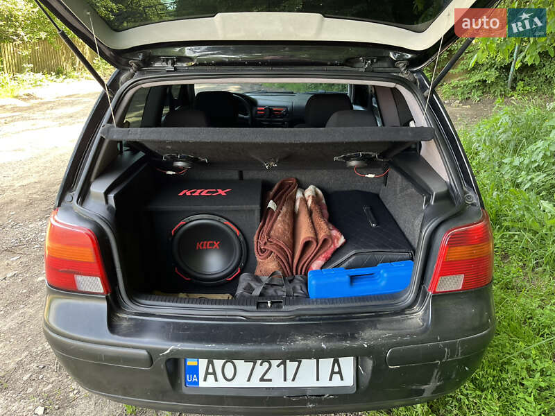 Хетчбек Volkswagen Golf 1998 в Чернівцях