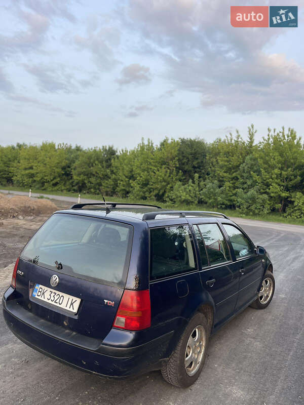 Универсал Volkswagen Golf 2001 в Ровно
