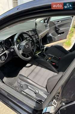 Универсал Volkswagen Golf 2016 в 