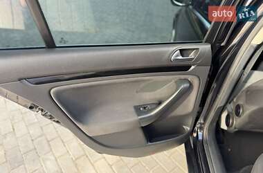 Универсал Volkswagen Golf 2013 в 