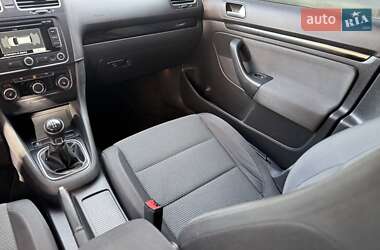 Универсал Volkswagen Golf 2013 в 