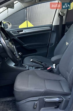 Универсал Volkswagen Golf 2015 в 