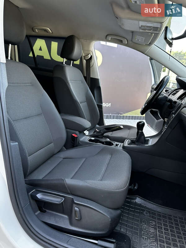 Универсал Volkswagen Golf 2015 в Львове