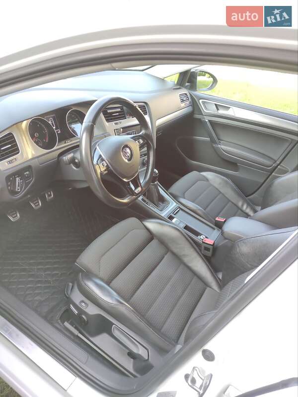 Універсал Volkswagen Golf 2014 в Львові