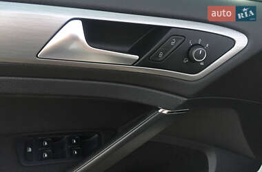 Універсал Volkswagen Golf 2013 в 