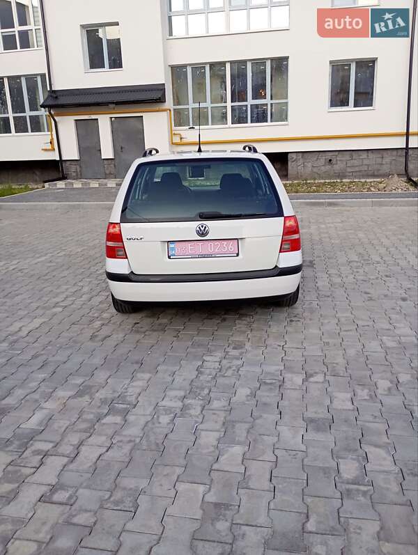 Универсал Volkswagen Golf 2003 в Самборе