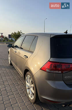 Хэтчбек Volkswagen Golf 2016 в 