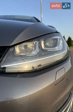 Хэтчбек Volkswagen Golf 2016 в 