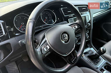 Хэтчбек Volkswagen Golf 2016 в 