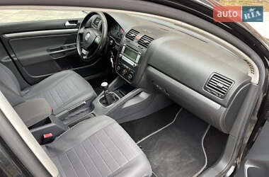 Хэтчбек Volkswagen Golf 2007 в 