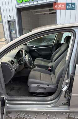 Хетчбек Volkswagen Golf 2007 в 