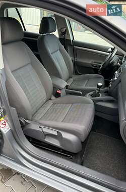 Хетчбек Volkswagen Golf 2007 в 