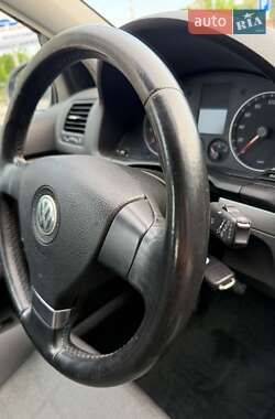 Хетчбек Volkswagen Golf 2007 в 
