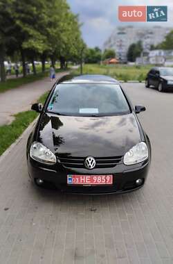 Хэтчбек Volkswagen Golf 2008 в 
