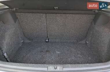 Хэтчбек Volkswagen Golf 2004 в 