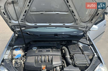 Хэтчбек Volkswagen Golf 2006 в 