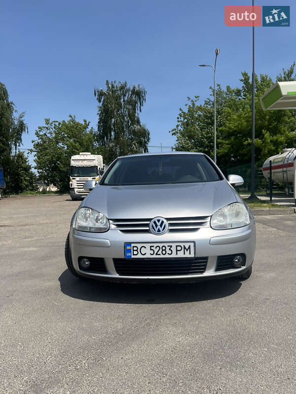 Хэтчбек Volkswagen Golf 2006 в Самборе