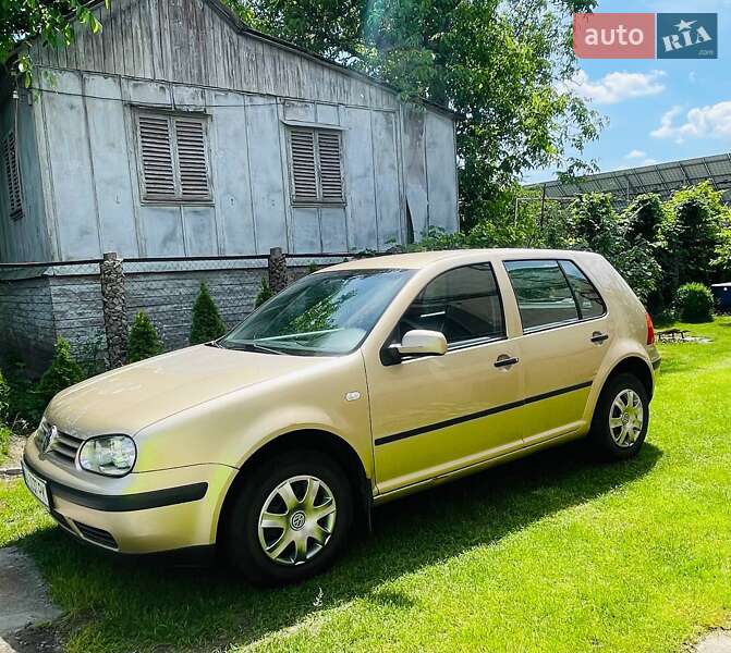 Volkswagen Golf 2002