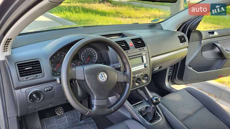 Хэтчбек Volkswagen Golf 2007 в Черкассах