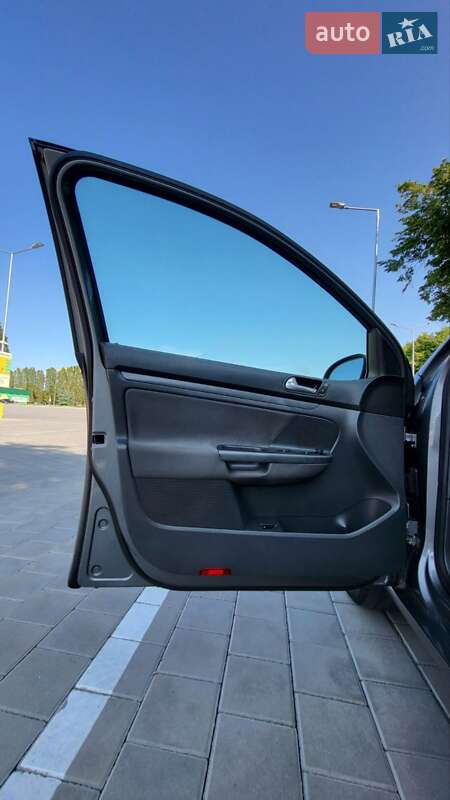 Хэтчбек Volkswagen Golf 2007 в Черкассах
