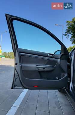 Хетчбек Volkswagen Golf 2007 в 