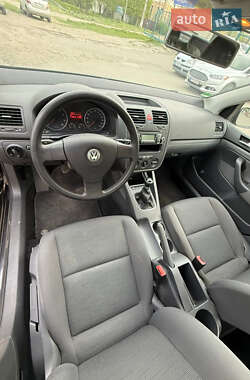 Хетчбек Volkswagen Golf 2008 в 