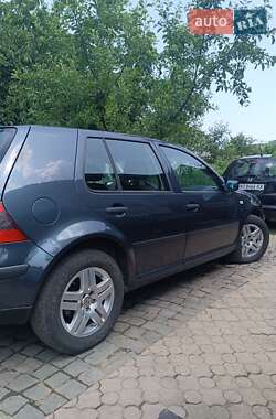 Хэтчбек Volkswagen Golf 2002 в Ильнице