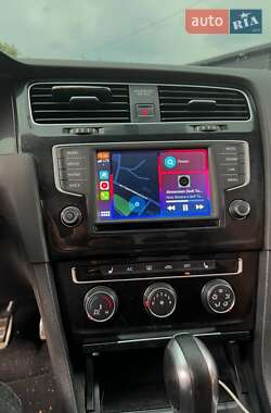 Хэтчбек Volkswagen Golf 2016 в 