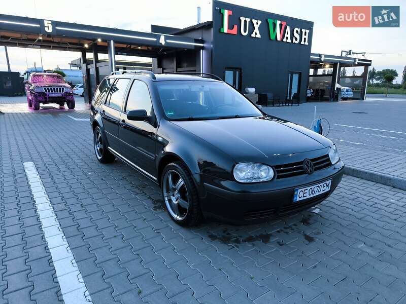 Універсал Volkswagen Golf 2002 в Чернівцях