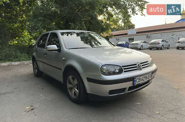 Хетчбек Volkswagen Golf 2003 в Чернігові