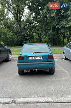 Хетчбек Volkswagen Golf 1992 в 
