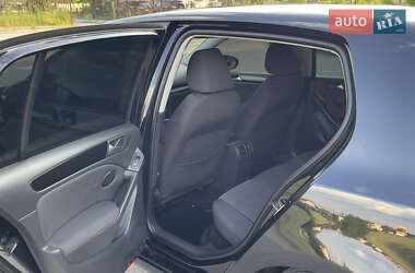 Хэтчбек Volkswagen Golf 2009 в 