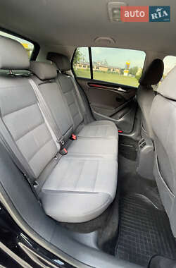 Хэтчбек Volkswagen Golf 2009 в 