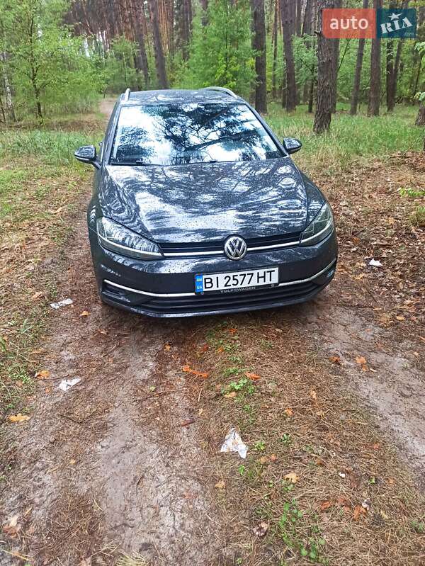 Универсал Volkswagen Golf 2018 в Гадяче