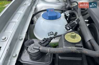 Универсал Volkswagen Golf 2003 в 